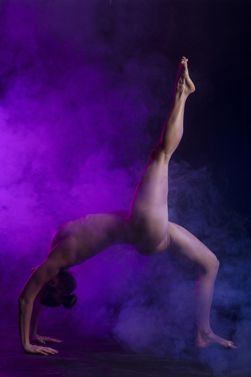 services-img-01 people, woman, yoga, adult, girl, art, young, beauty, portrait, model, artistic, fitness, sports, flexibility, flexible, lilac fitness, lilac yoga, lilac art, lilac beauty, lilac model, lilac portrait, lilac workout, lilac sports